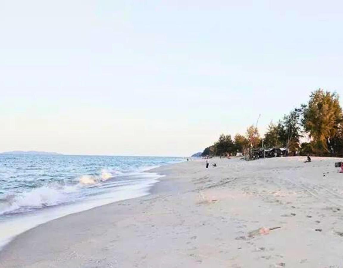 D'Luna Homestay Terengganu Sea View / Drawbrige View / Near Hsnz, Ktcc, Drawbrige Kuala Terengganu Exterior photo